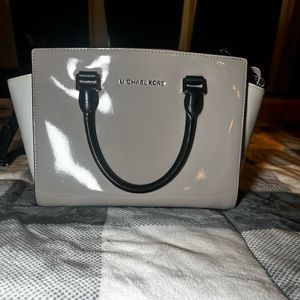 Micheal Kors purse